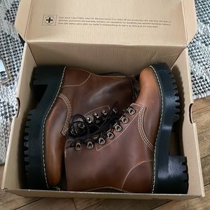 Dr. Martens Leona Boots